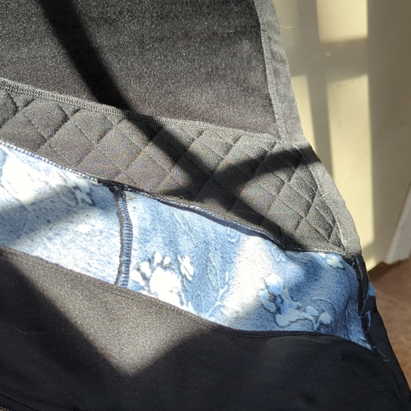 Blue floral velvet vest - Picture 7 of 8